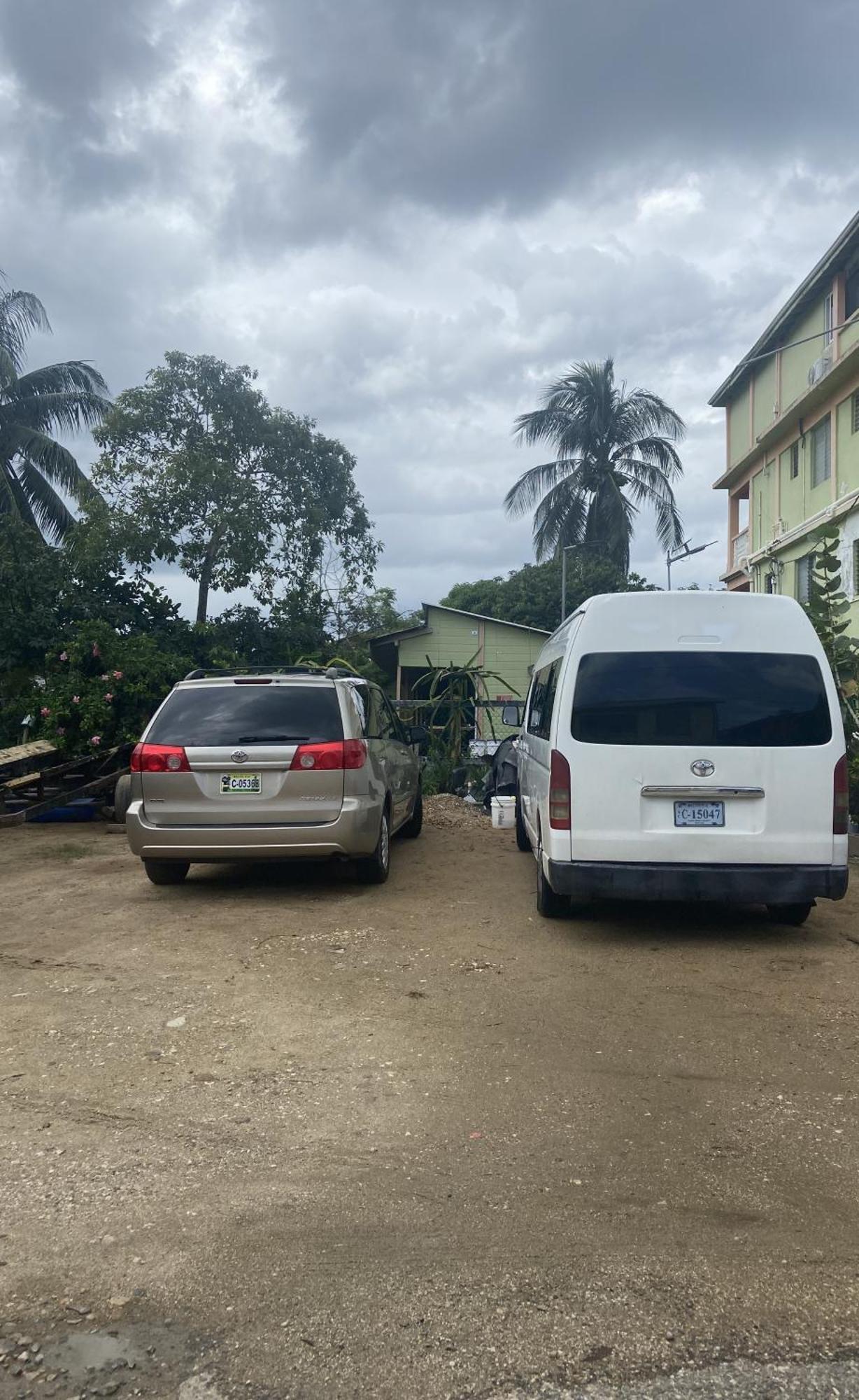 Chaleanor Hotel Dangriga Bagian luar foto