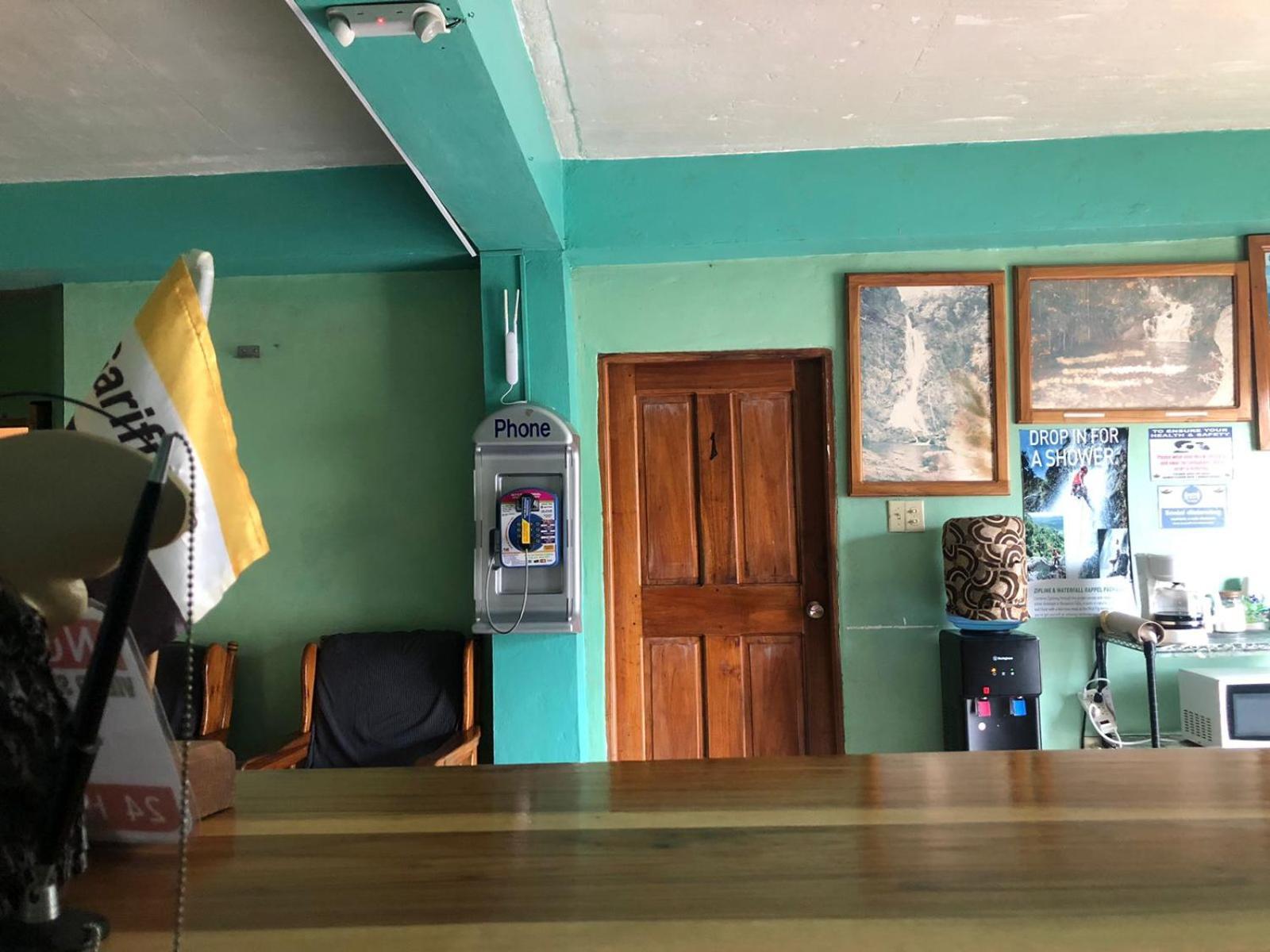 Chaleanor Hotel Dangriga Bagian luar foto