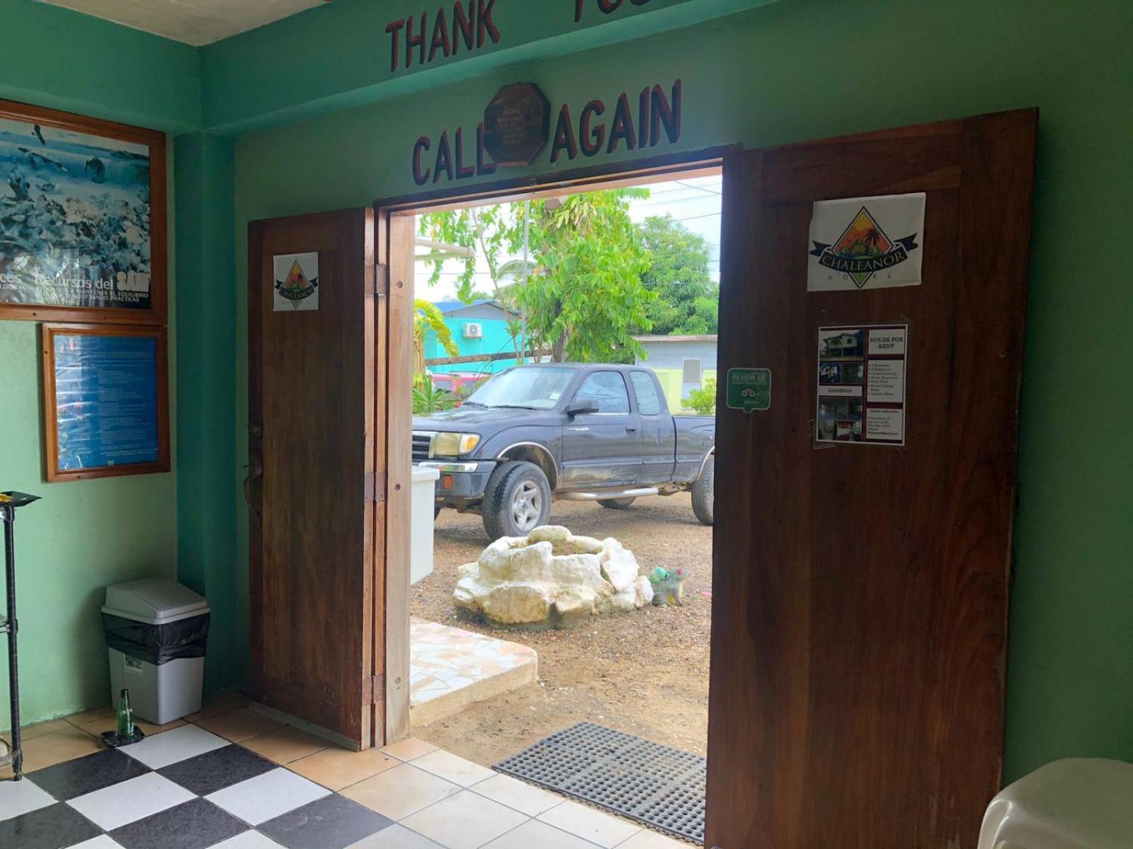 Chaleanor Hotel Dangriga Bagian luar foto