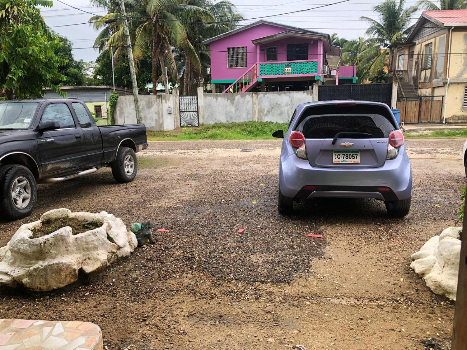 Chaleanor Hotel Dangriga Bagian luar foto