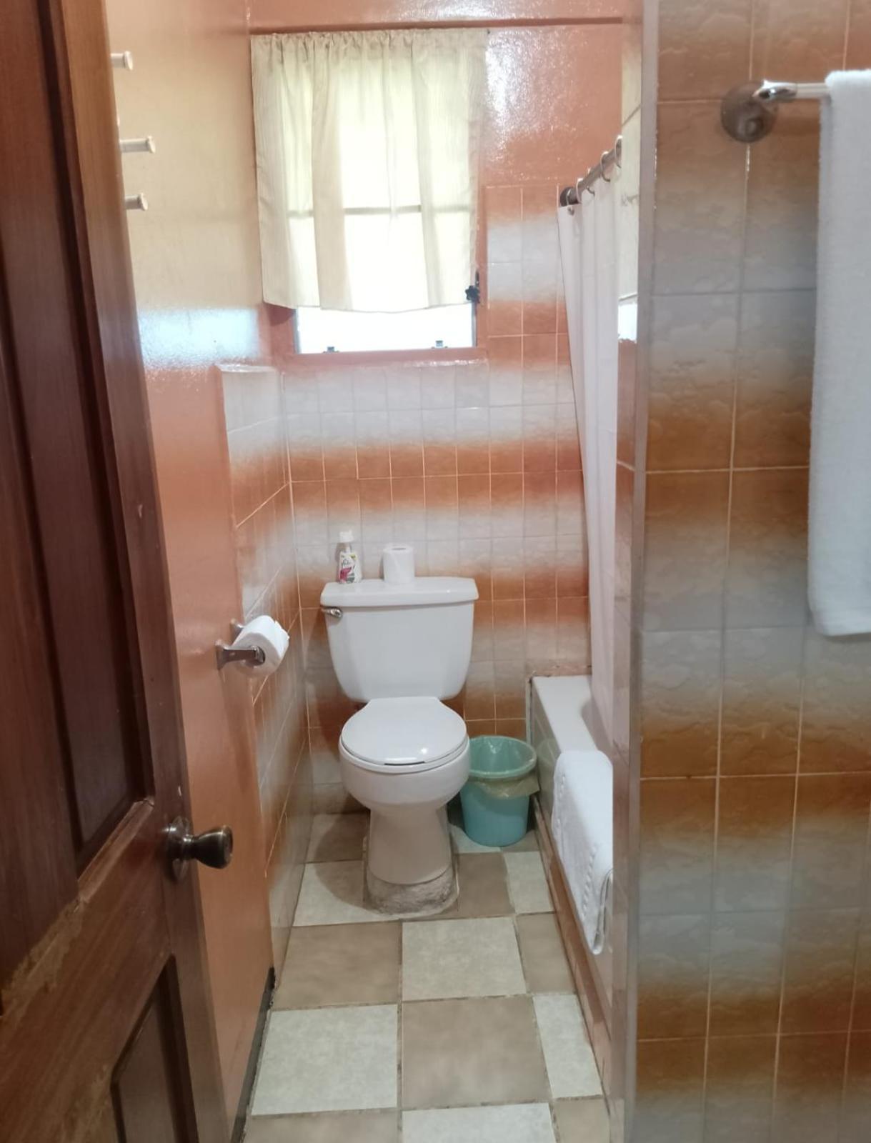 Chaleanor Hotel Dangriga Bagian luar foto