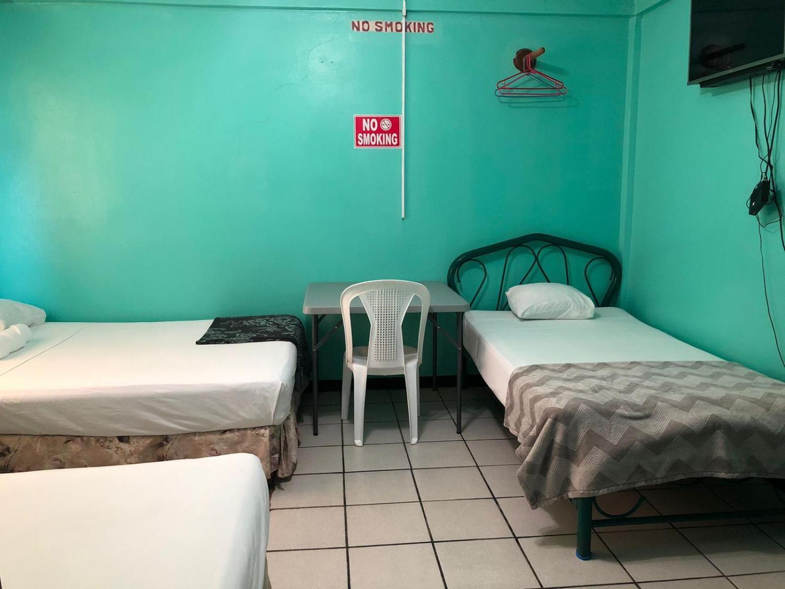 Chaleanor Hotel Dangriga Bagian luar foto