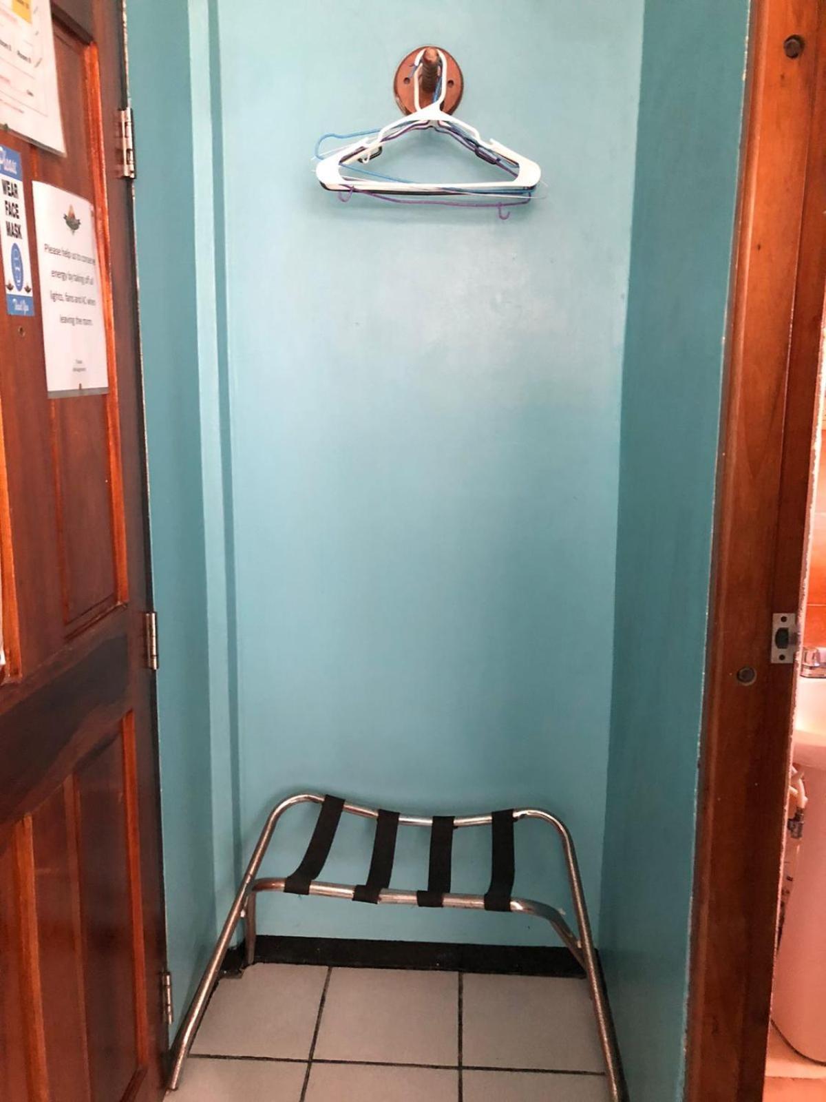 Chaleanor Hotel Dangriga Bagian luar foto