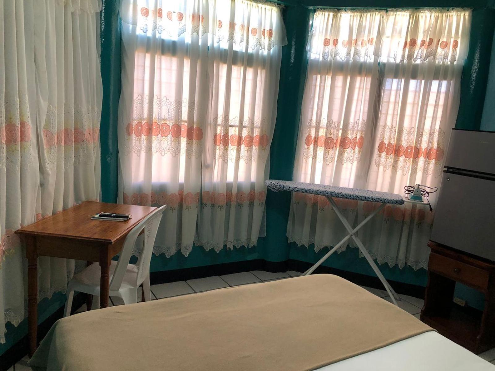 Chaleanor Hotel Dangriga Bagian luar foto