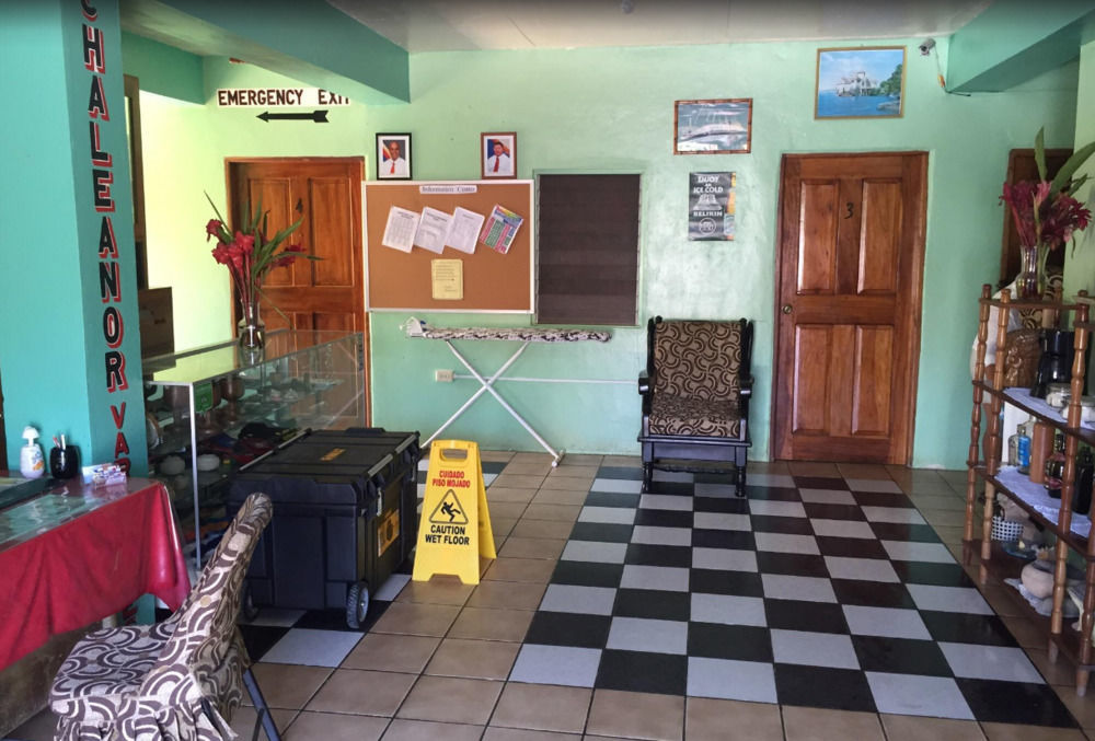 Chaleanor Hotel Dangriga Bagian luar foto