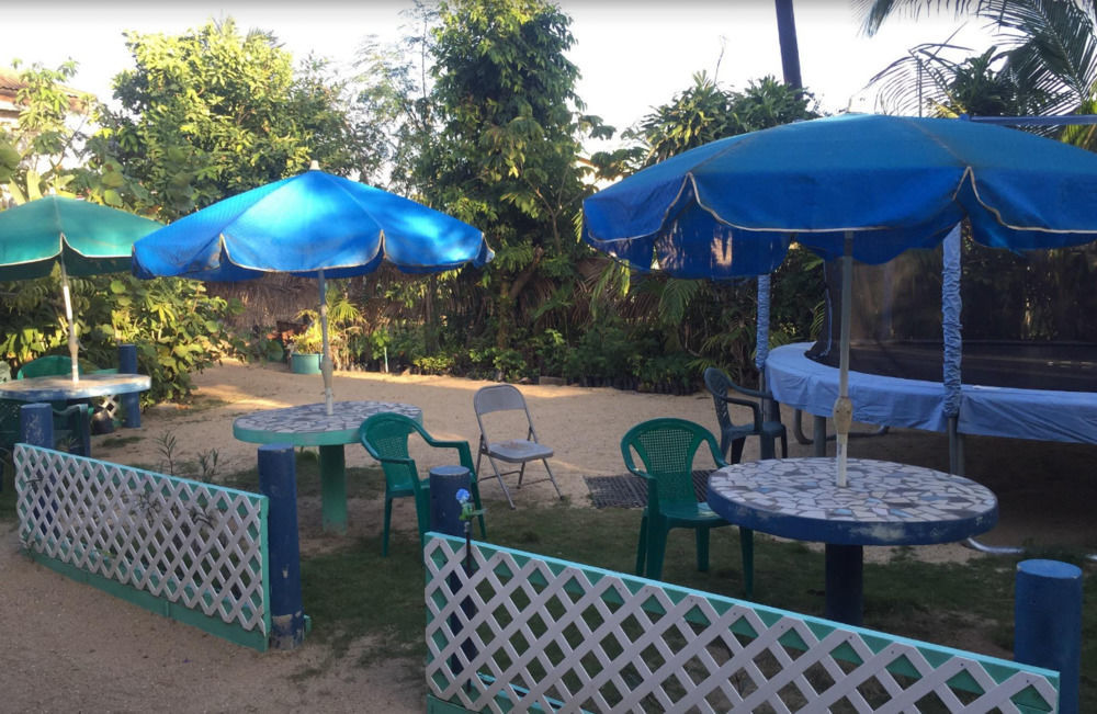 Chaleanor Hotel Dangriga Bagian luar foto
